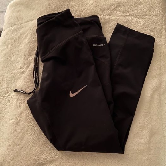 Nike dri fit capri legging - Picture 4 of 5